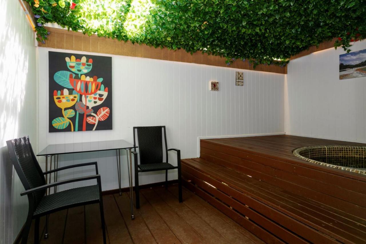 Vu Thermal Lodge - Adults Only Motel Taupo Zewnętrze zdjęcie