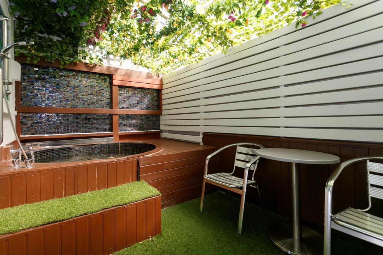 Vu Thermal Lodge - Adults Only Motel Taupo Zewnętrze zdjęcie