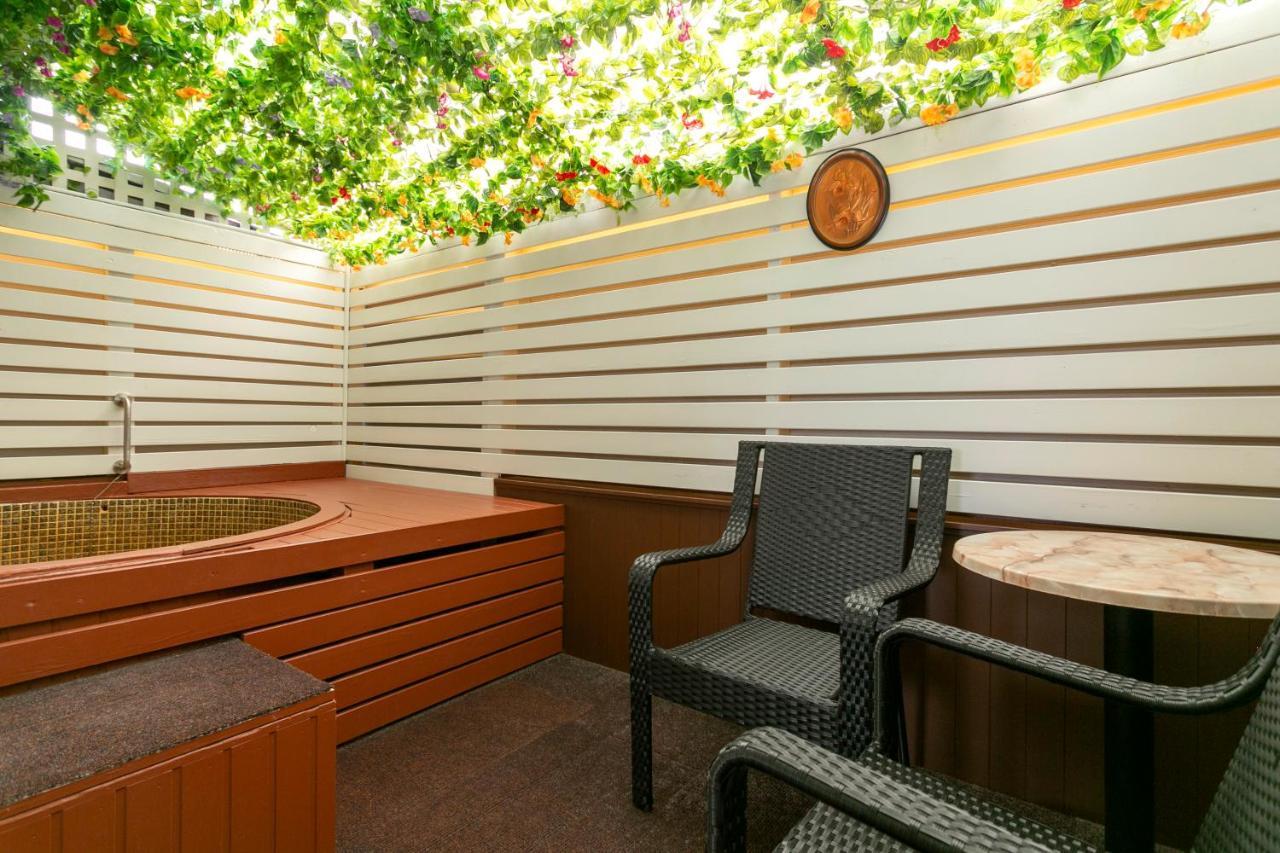 Vu Thermal Lodge - Adults Only Motel Taupo Zewnętrze zdjęcie